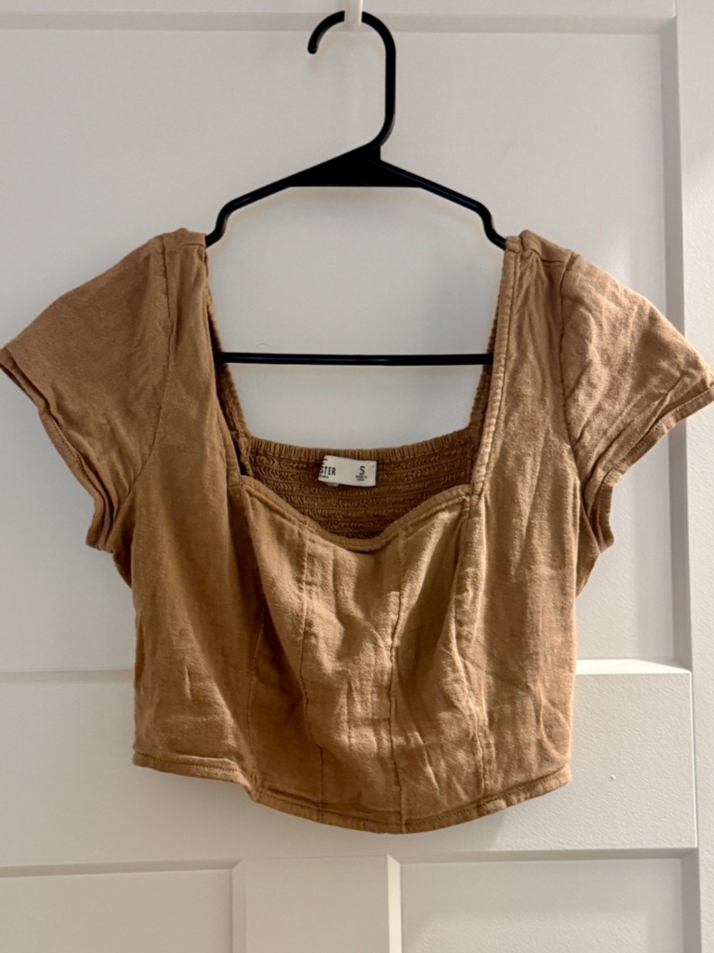 Hollister Washed Tan Scoop Neck Cropped Tee